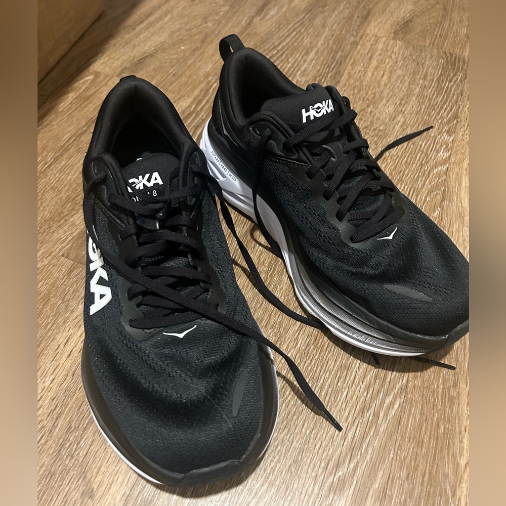 Hoka Bondi 8 Men’s 10.5 US — like new!